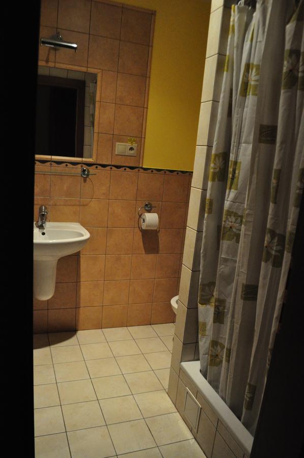 Hotel Mladost Lipany Esterno foto