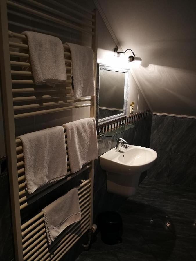 Hotel Mladost Lipany Esterno foto