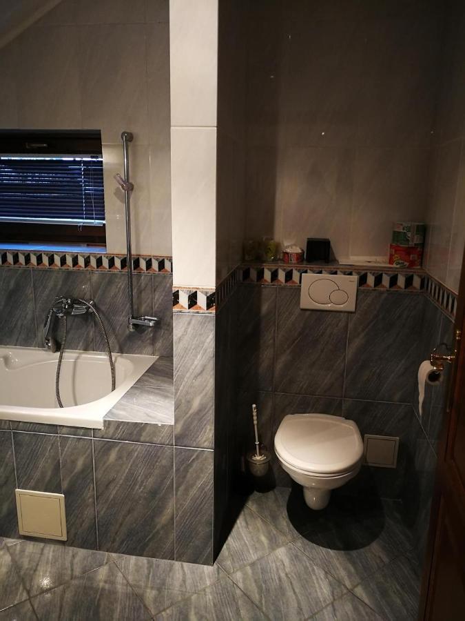 Hotel Mladost Lipany Esterno foto
