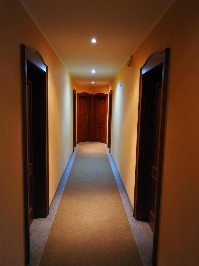 Hotel Mladost Lipany Esterno foto
